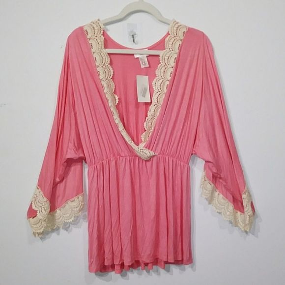 Bellino Clothing Tops - Bellino coral with white lace trim cape sleeve plunge neckline top size L